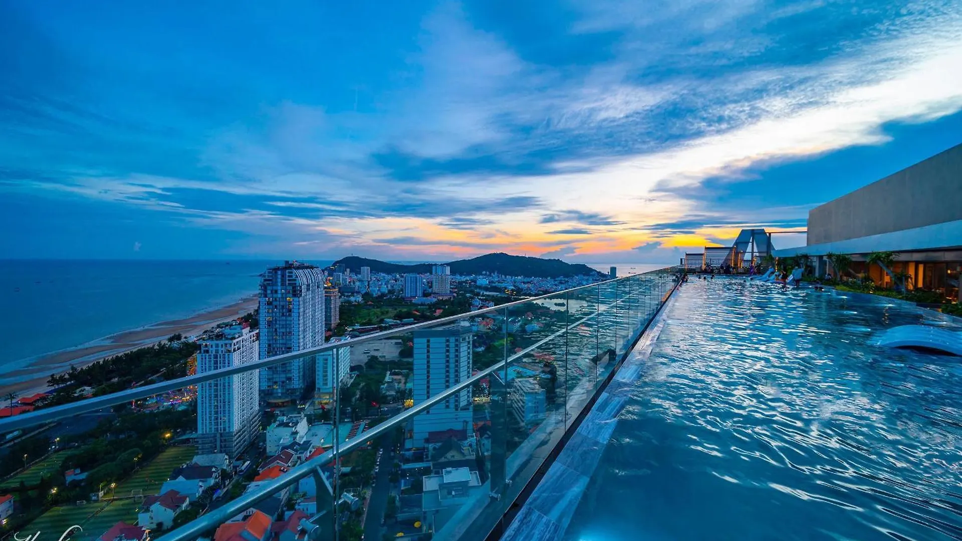 Apartment Can Ho The Song Gia Re - Tien Ich 5 Sao Ngay Bai Sau Vung Tau Vietnam